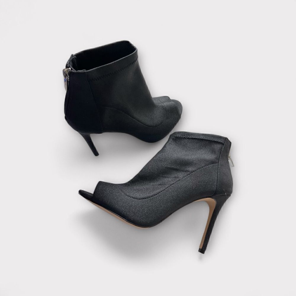 Jewel Badgley Mischka heels